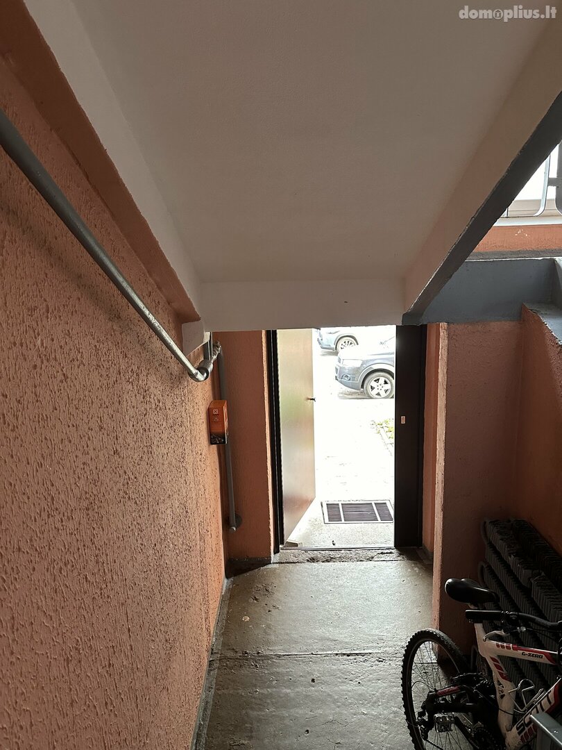 Parduodamas 3 kambarių butas Klaipėdoje, Naujakiemyje, Taikos pr.