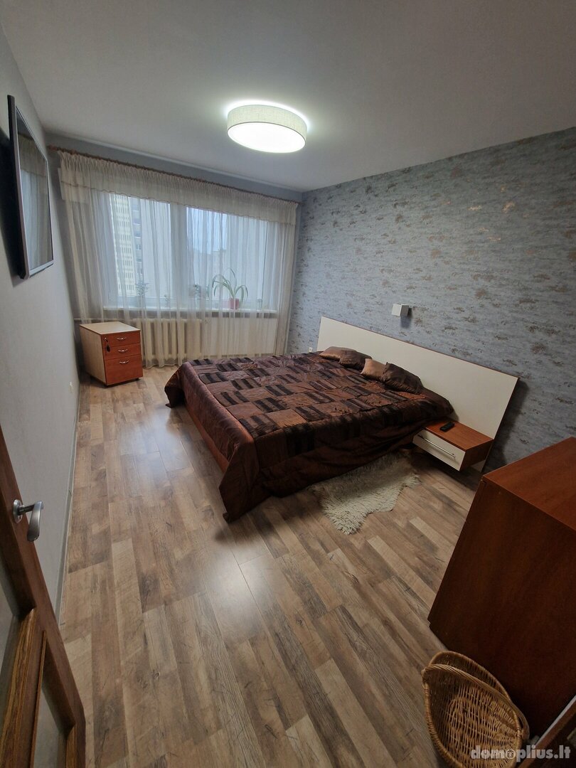 3 kambarių buto nuoma Šiauliuose, Dainiuose, Lyros g.