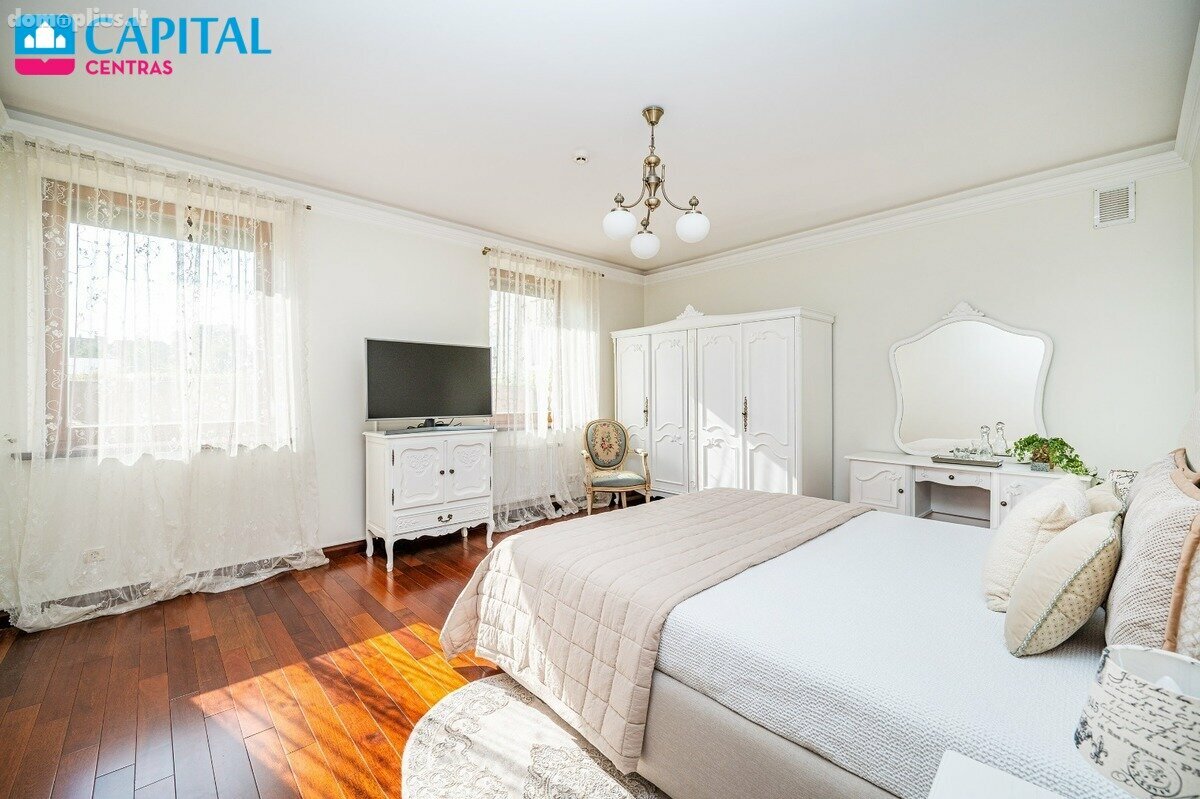 Продается 4 комнатная квартира Vilniuje, Senamiestyje, Aušros Vartų g.