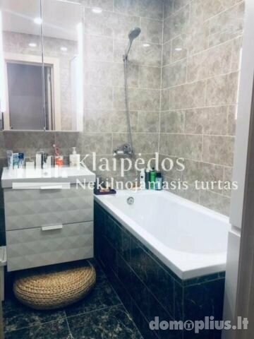 Parduodamas 2 kambarių butas Klaipėdoje, Šiauliuose, Šiaulių g.