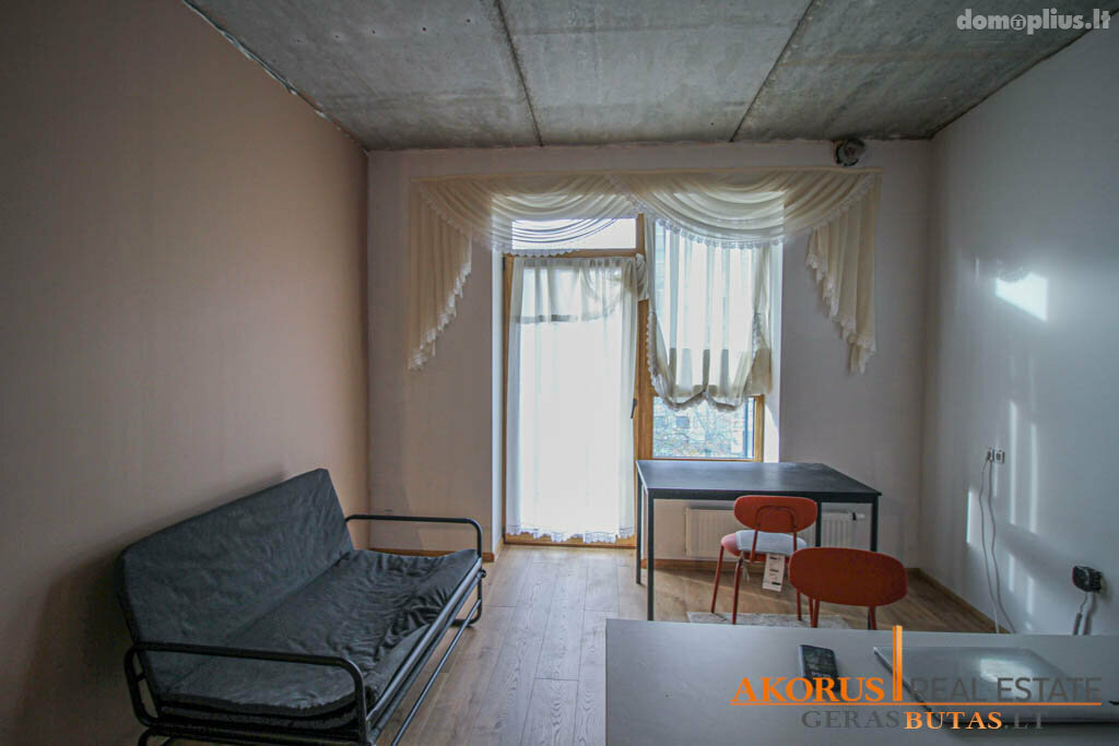 Parduodamas 4 kambarių butas Vilniuje, Karoliniškėse, Sausio 13-osios g.