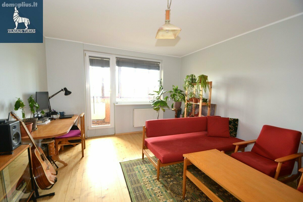 Продается 2 комнатная квартира Vilniuje, Naujininkuose, Liepkalnio g.