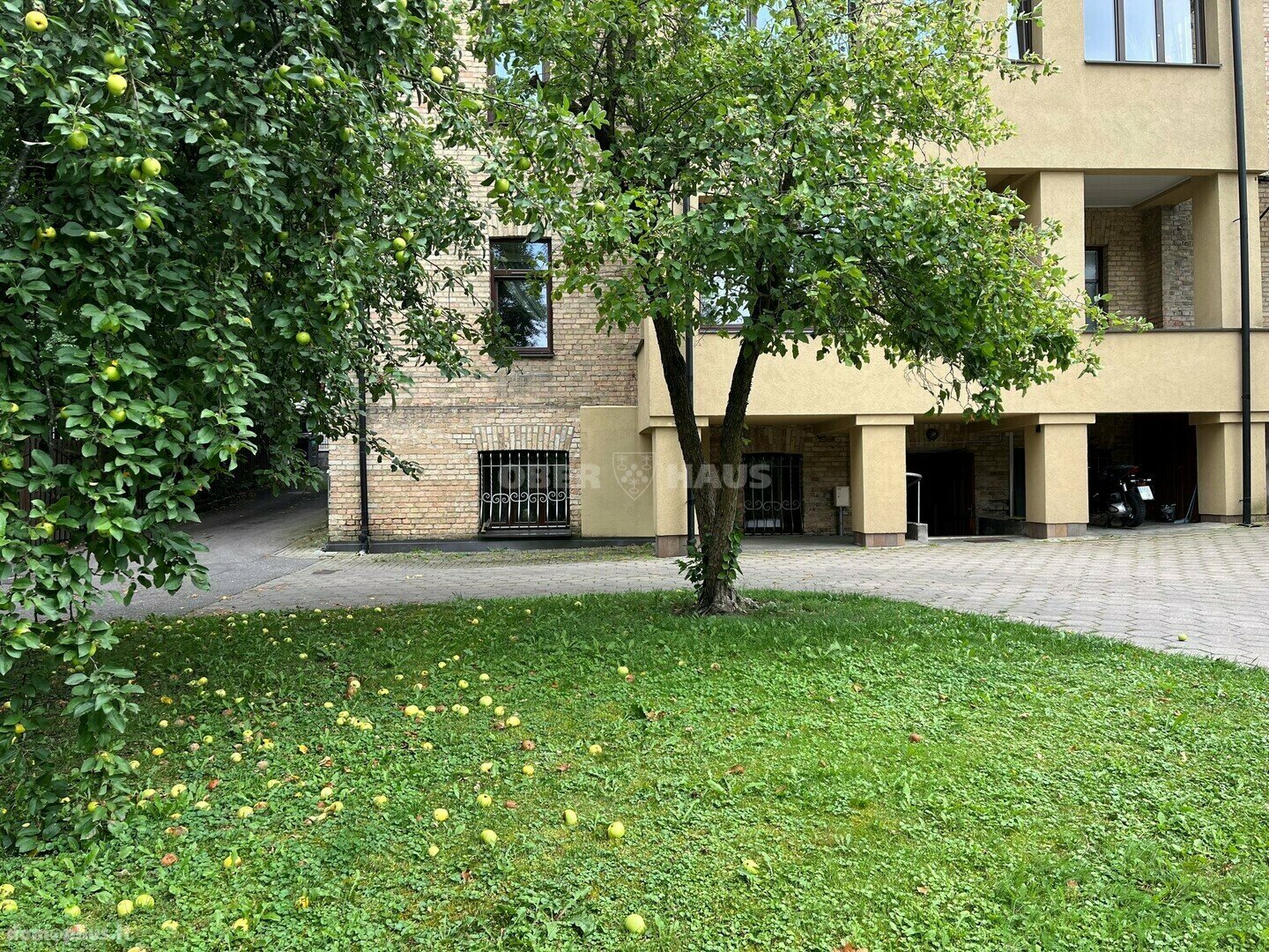 4 kambarių buto nuoma Vilniuje, Naujamiestyje, Z. Sierakausko g.