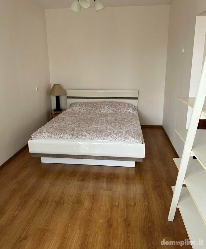 Parduodamas 2 kambarių butas Klaipėdoje, Miško, Vilhelmo Berbomo g.