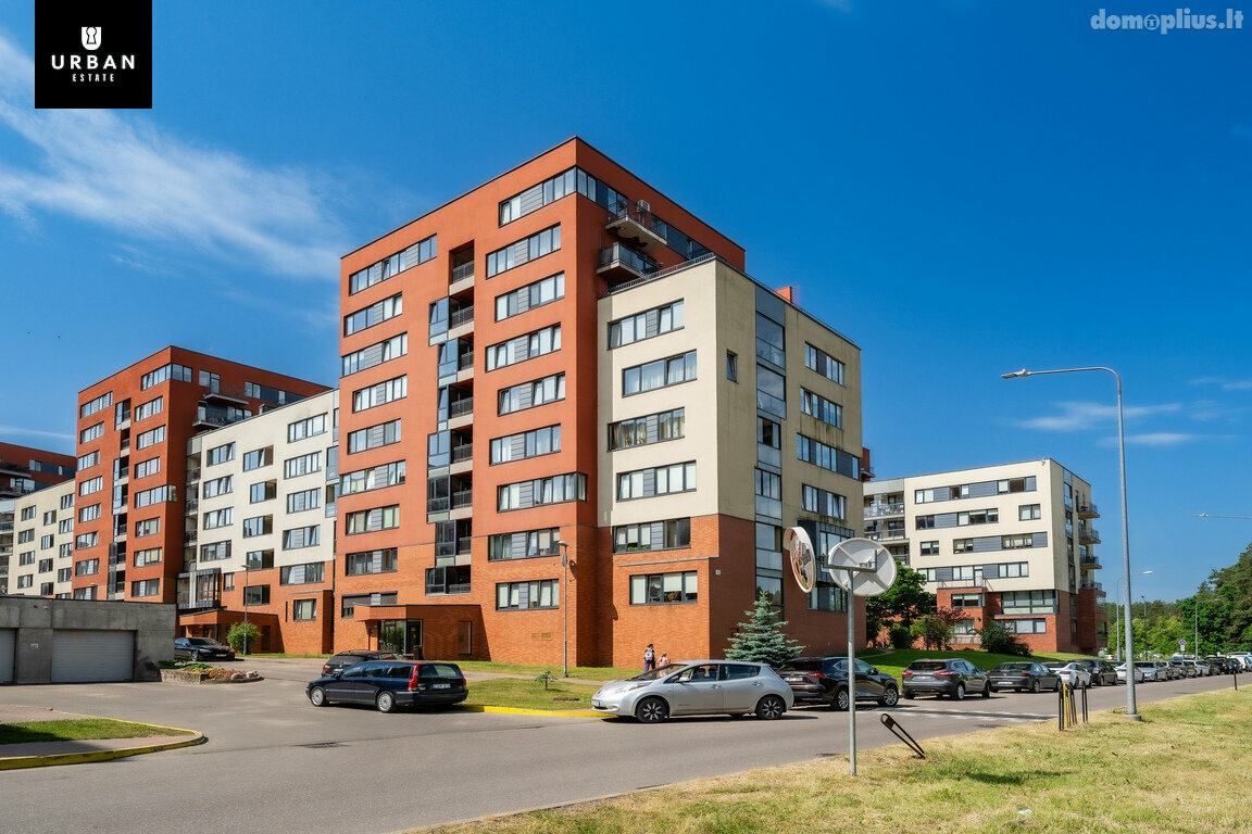 Parduodamas 3 kambarių butas Vilniuje, Lazdynėliuose, Jonažolių g.