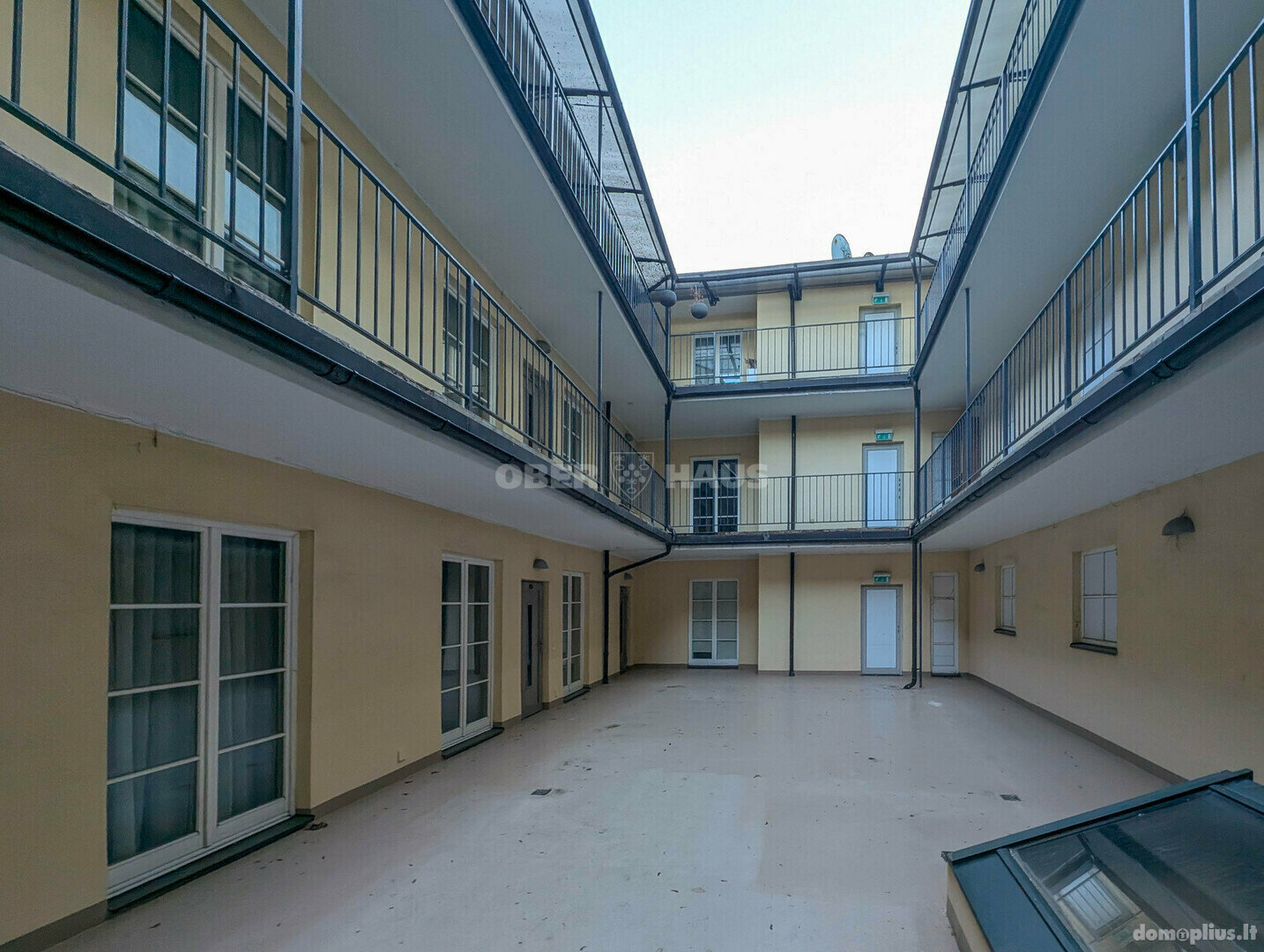 3 rooms apartment for sell Vilniuje, Senamiestyje, Bokšto g.