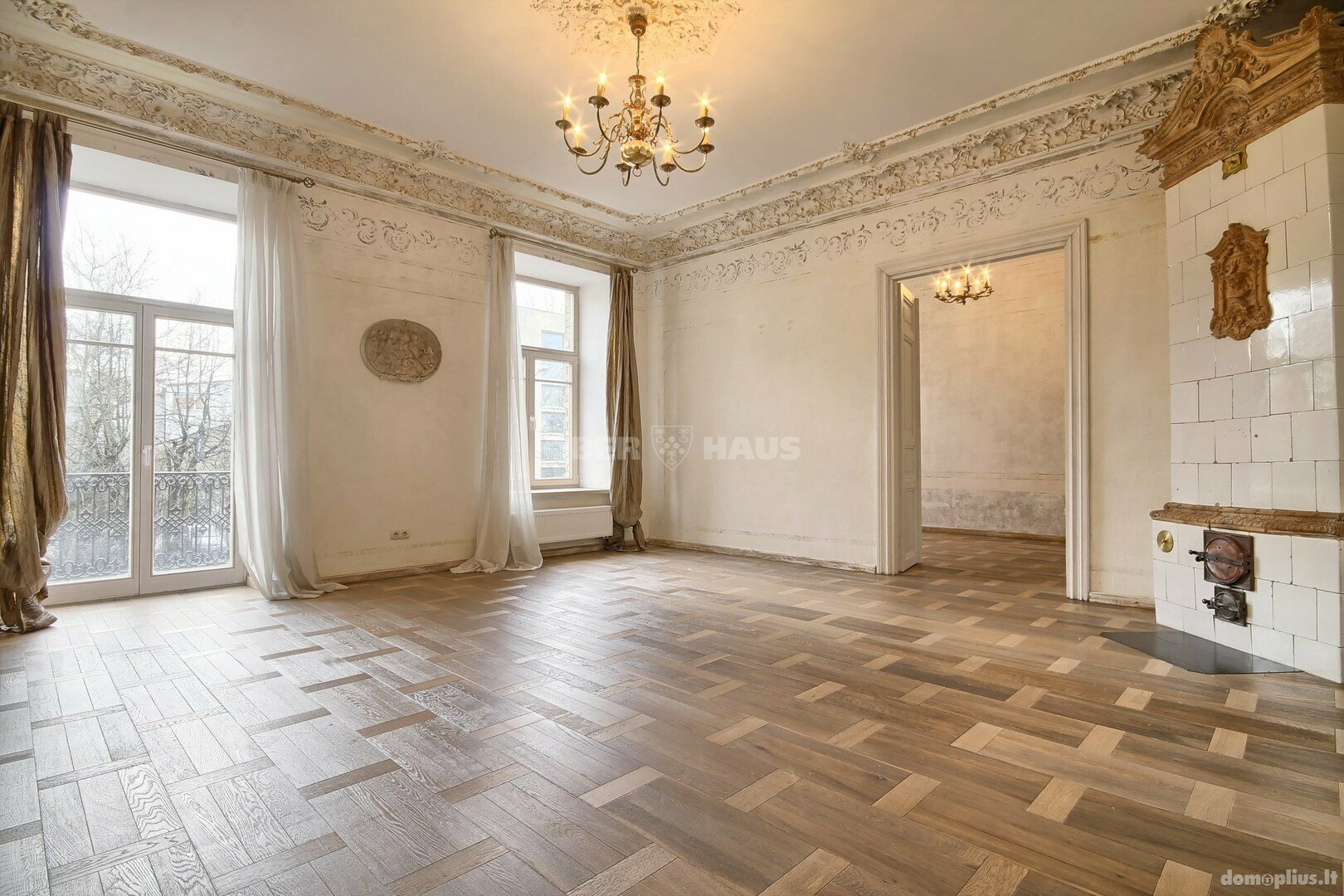 4 kambarių buto nuoma Vilniuje, Senamiestyje, M. Valančiaus g.