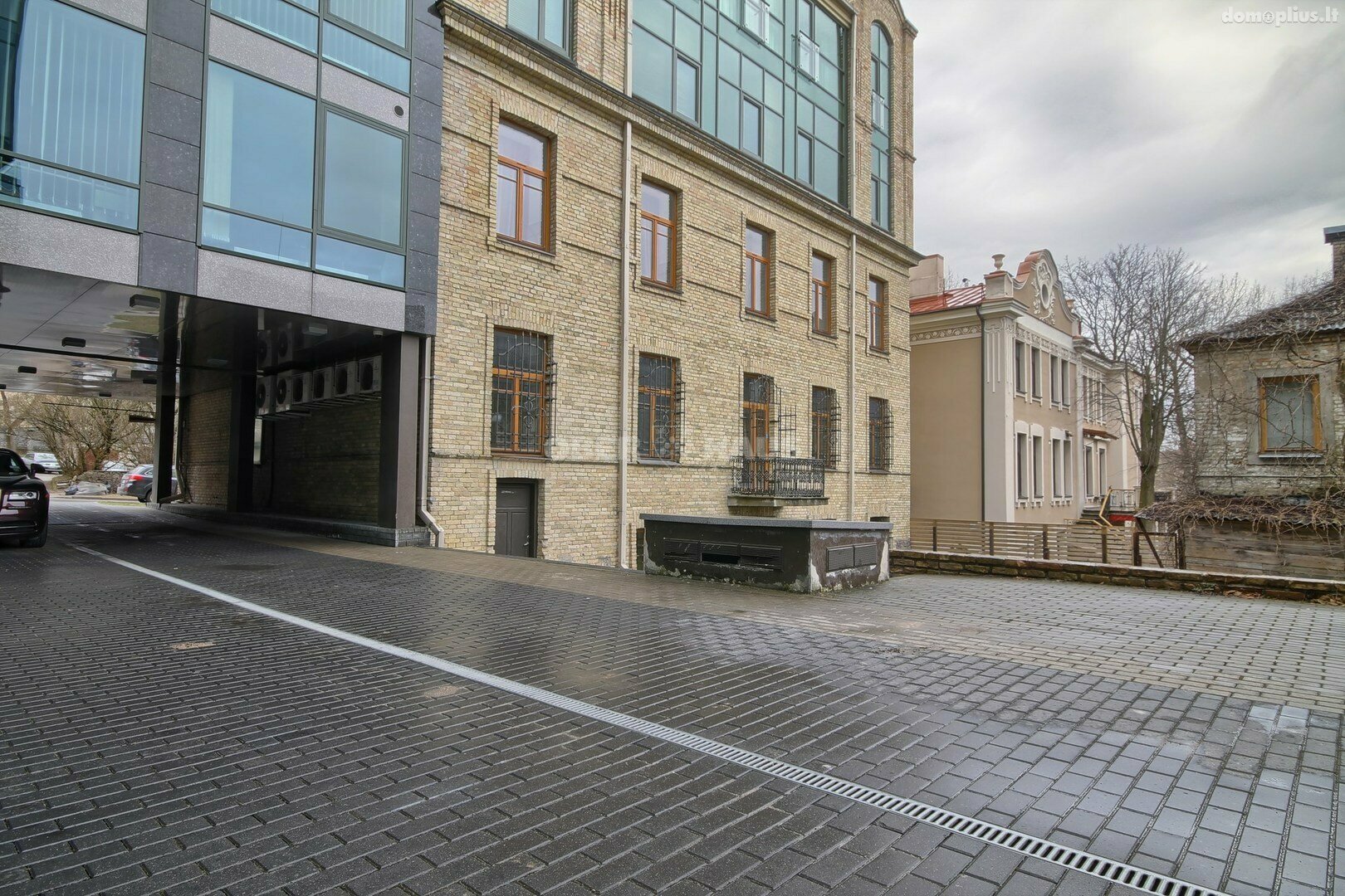 4 kambarių buto nuoma Vilniuje, Senamiestyje, M. Valančiaus g.