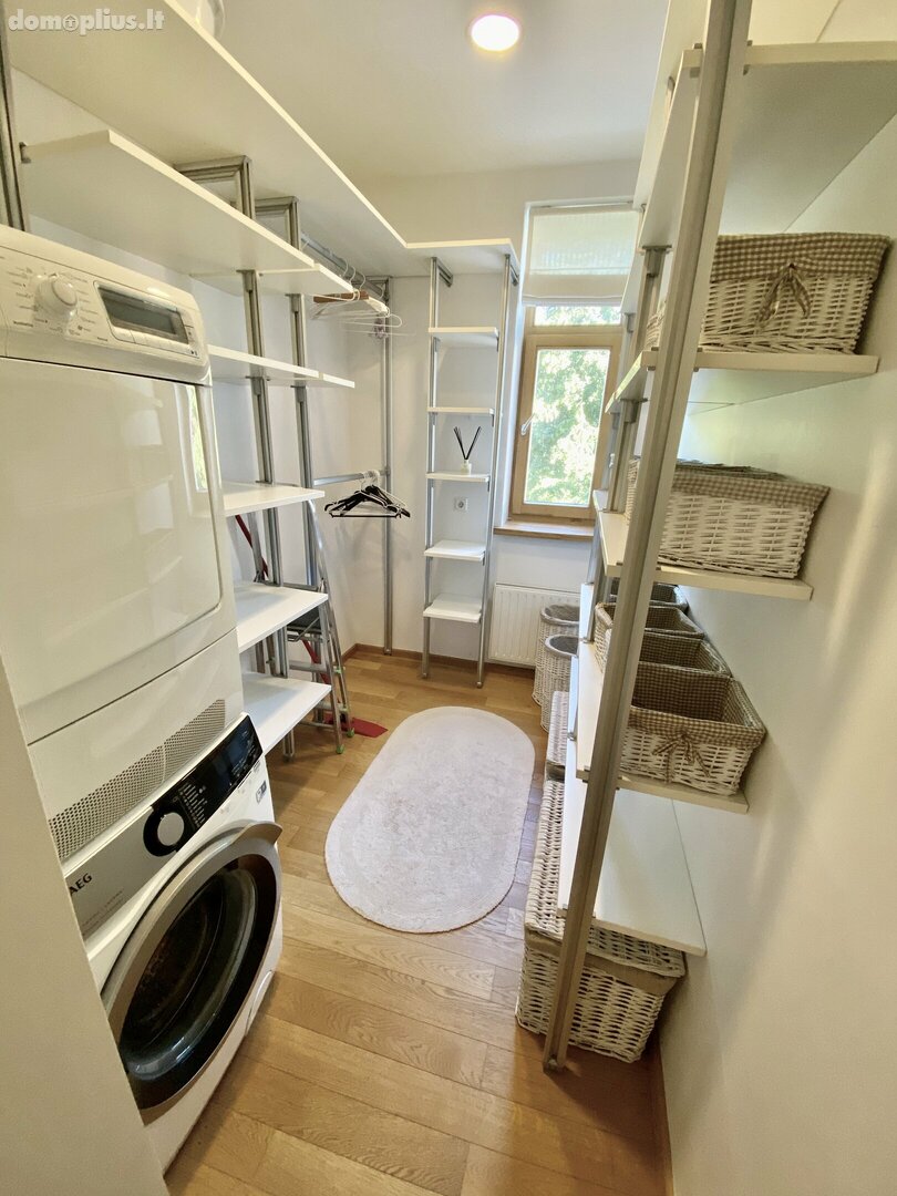 3 rooms apartment for sell Klaipėdoje, Centre, Vytauto g.