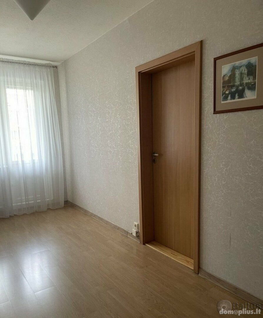 Parduodamas 3 kambarių butas Klaipėdoje, Bandužiuose, Kuncų g.