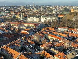 Parduodamas 8 kambarių butas Vilniuje, Senamiestyje, Pilies g.