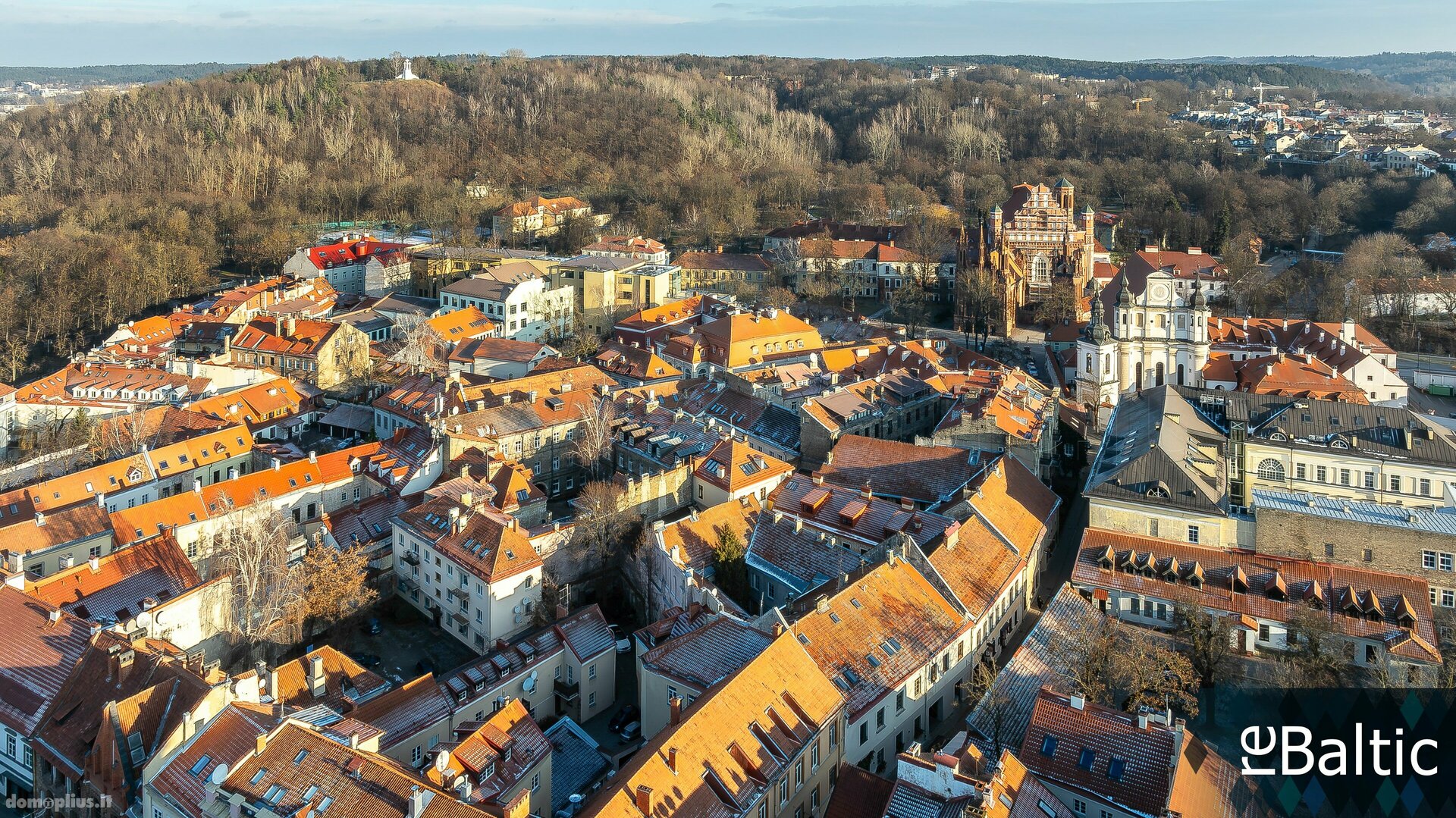 Parduodamas 8 kambarių butas Vilniuje, Senamiestyje, Pilies g.