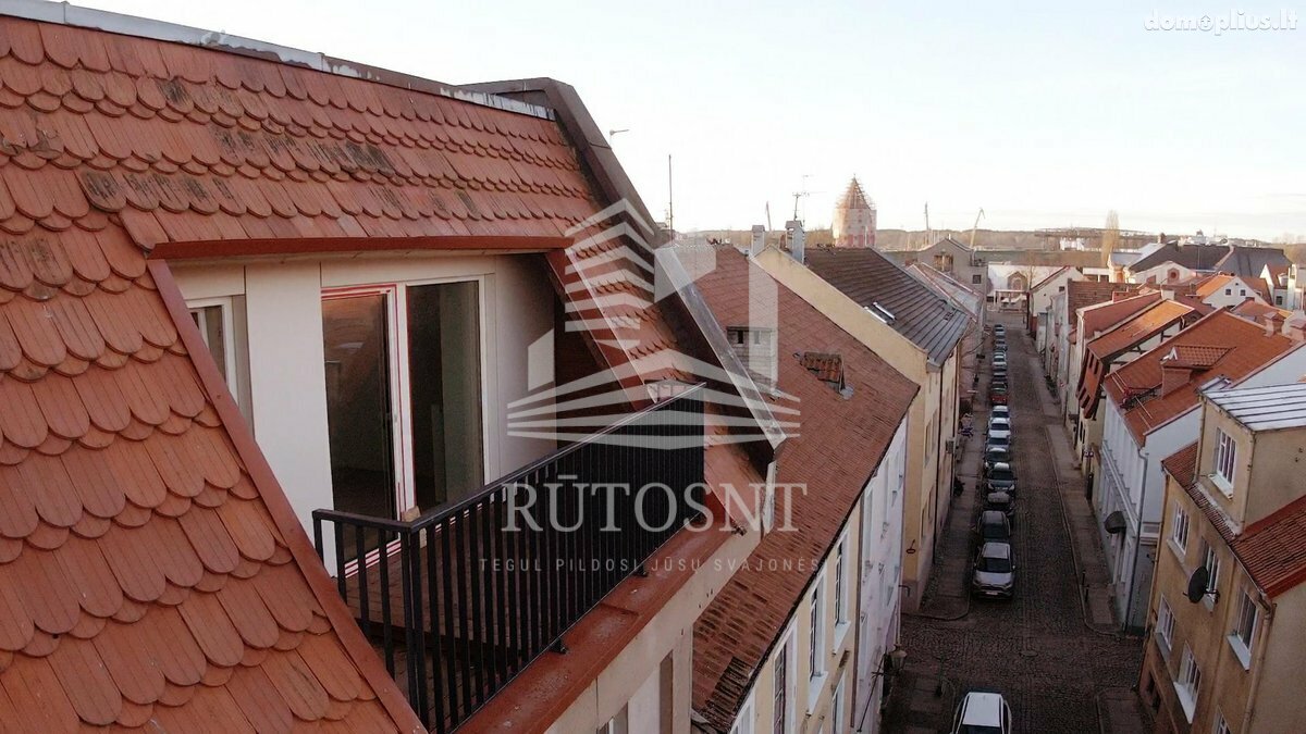 Parduodamas 3 kambarių butas Klaipėdoje, Senamiestyje, Tiltų g.