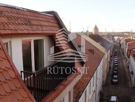 Parduodamas 3 kambarių butas Klaipėdoje, Senamiestyje, Tiltų g.