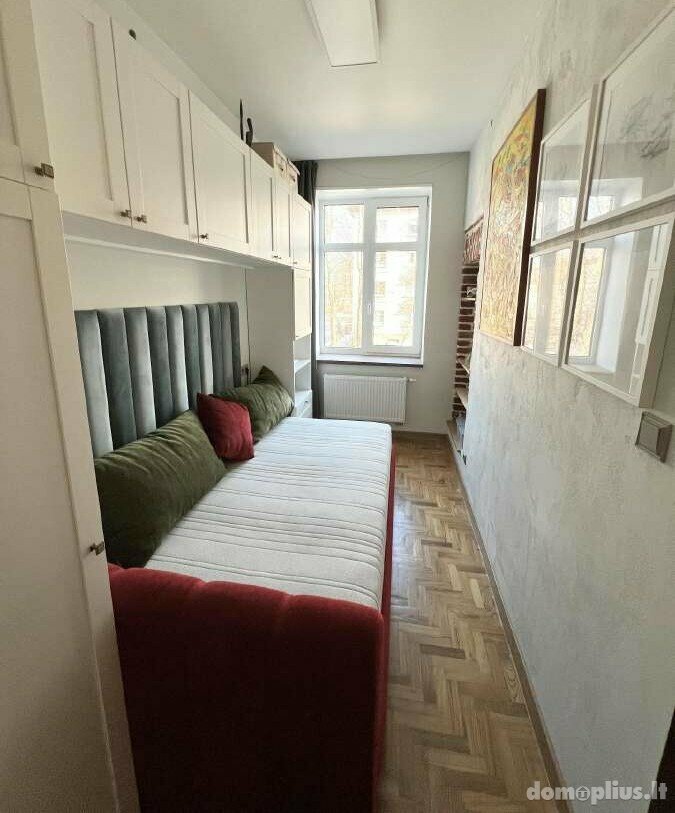 Parduodamas 3 kambarių butas Klaipėdoje, Senamiestyje, S. Nėries g.