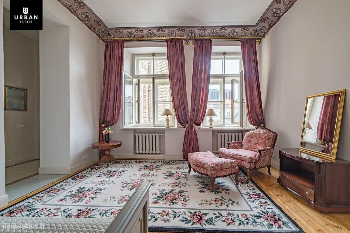 Parduodamas 5 kambarių butas Vilniuje, Senamiestyje, A. Jakšto g.