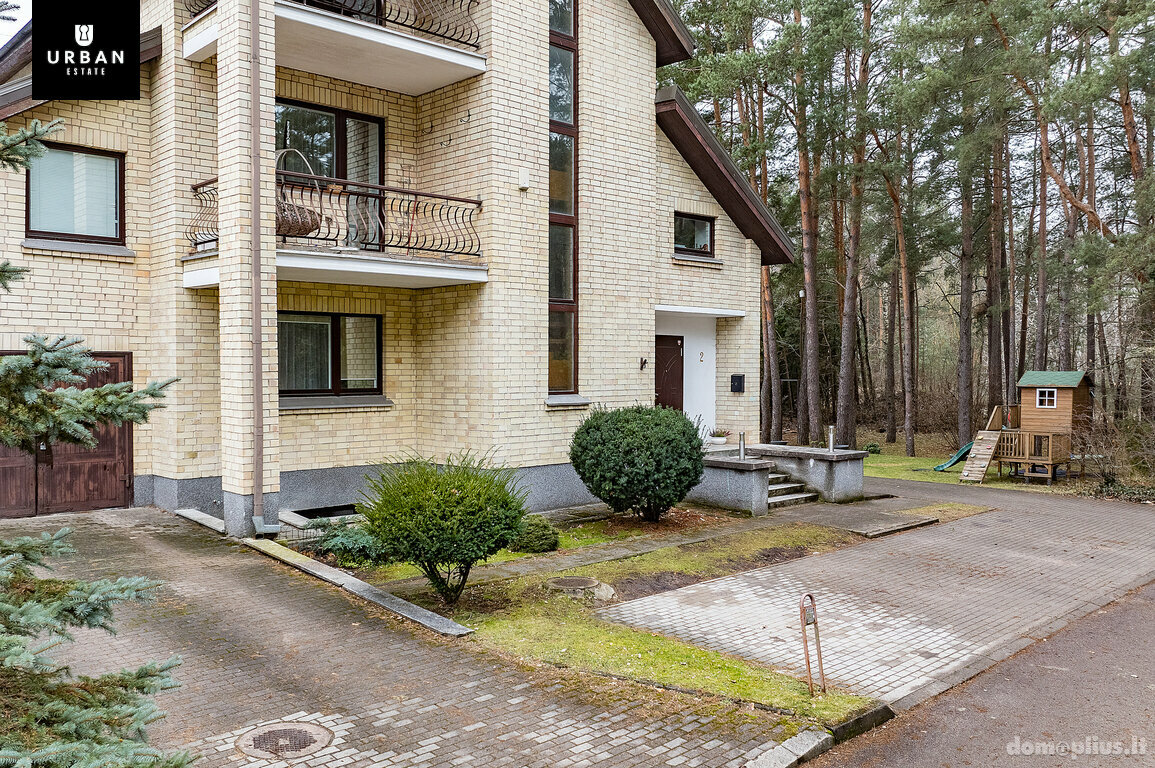 Parduodamas 5 kambarių butas Vilniuje, Lazdynėliuose, Šalnos g.