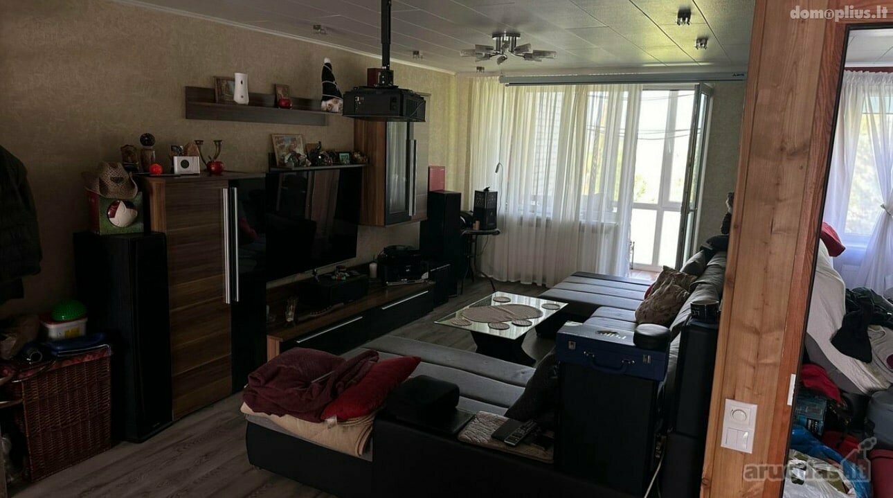 Parduodamas 3 kambarių butas Panevėžio rajono sav., Pažagieniuose, Švyturio g.