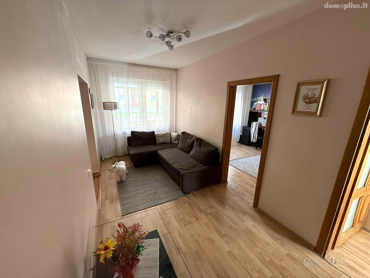 Parduodamas 2 kambarių butas Klaipėdoje, Laukininkuose, Vyturio g.