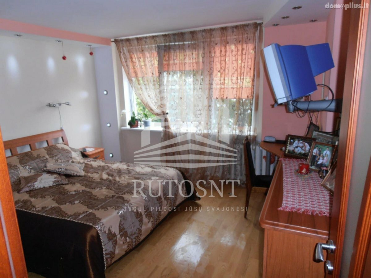 Parduodamas 3 kambarių butas Kretingos rajono sav., Kretingoje, Laisvės g.