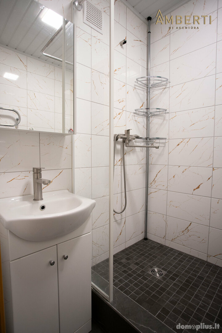 Parduodamas 4 kambarių butas Klaipėdoje, Mažojo kaimelio, Liepojos g.