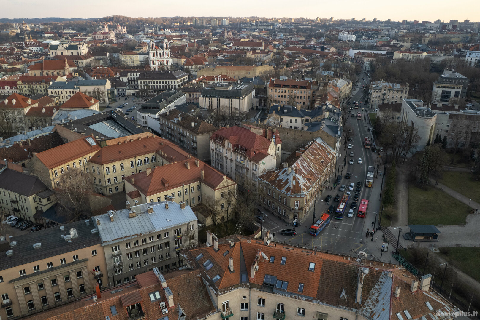 Parduodamas 3 kambarių butas Vilniuje, Senamiestyje, Jogailos g.