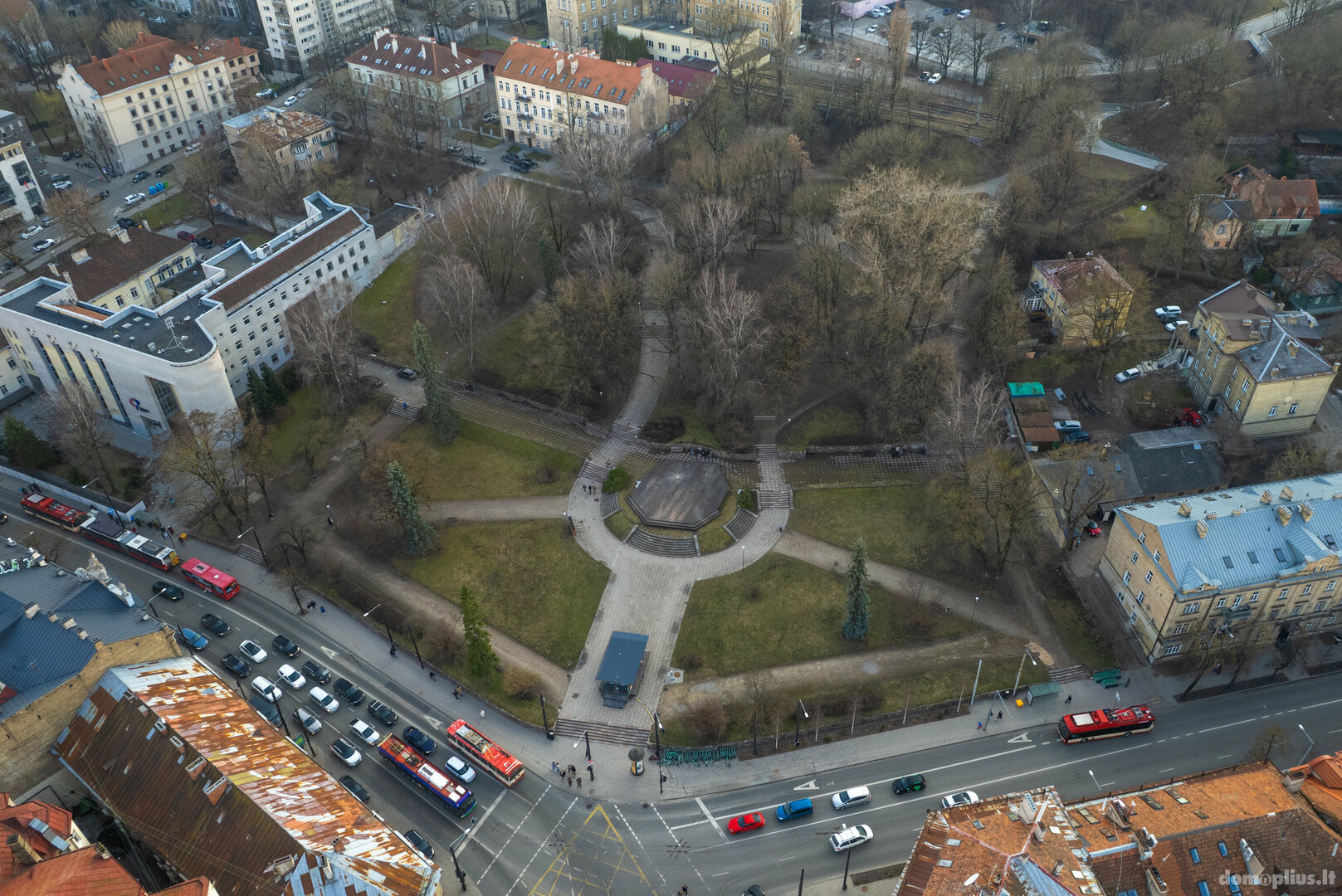 Parduodamas 3 kambarių butas Vilniuje, Senamiestyje, Jogailos g.