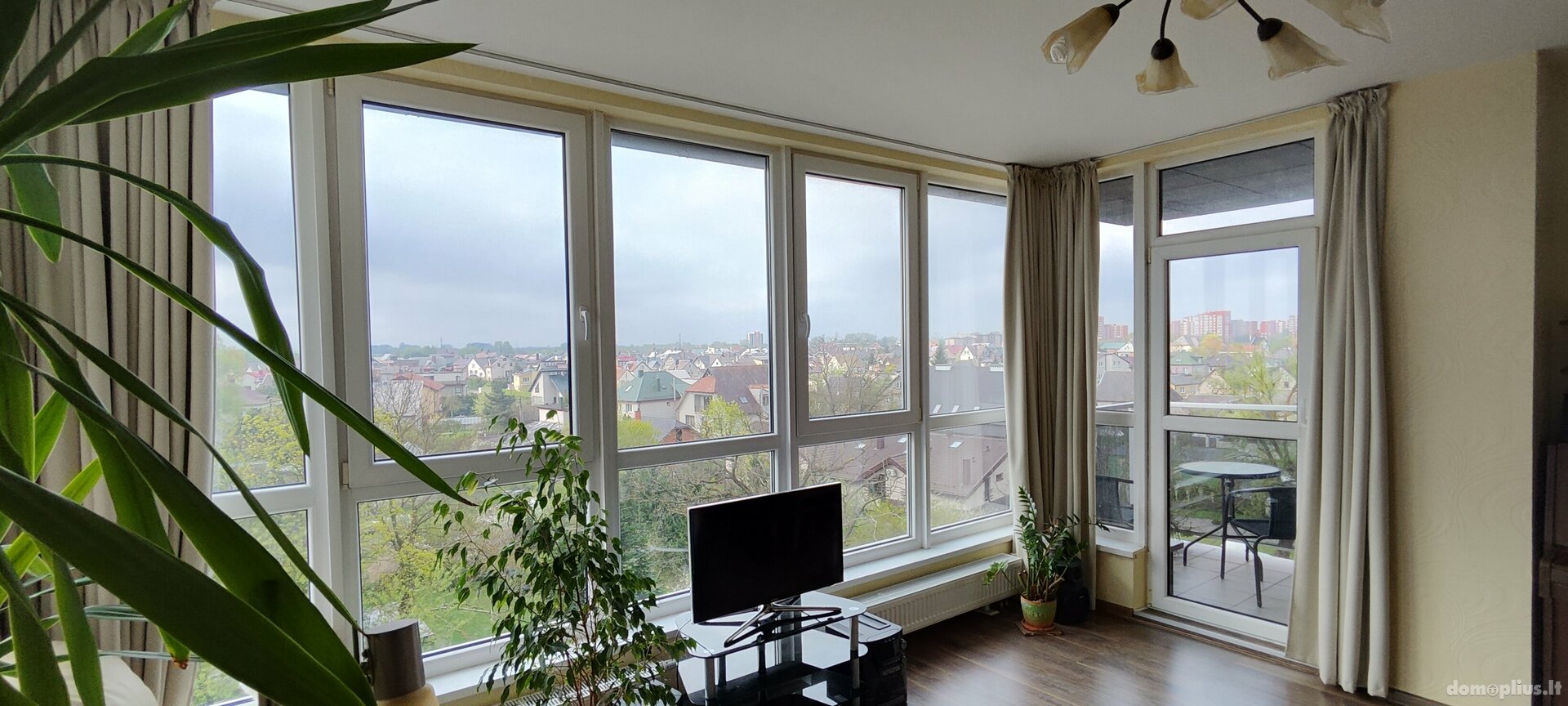 Parduodamas 2 kambarių butas Klaipėdoje, Mažojo kaimelio, Panevėžio g.
