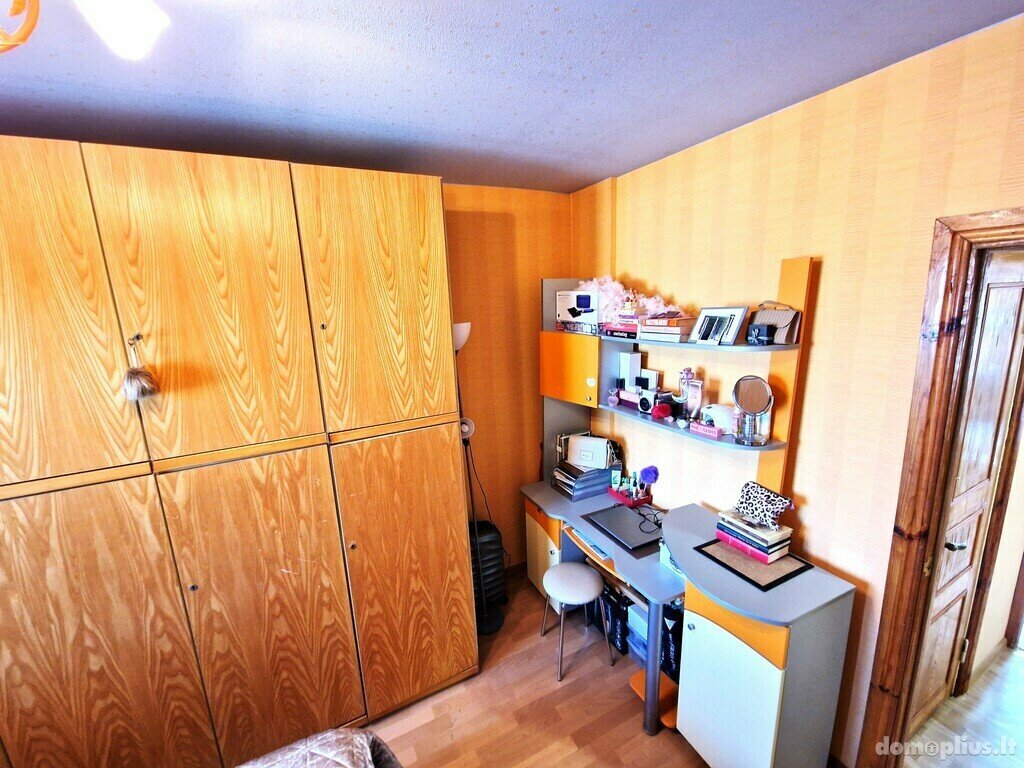 3 rooms apartment for sell Utenos rajono sav., Utenoje, Vaižganto g.