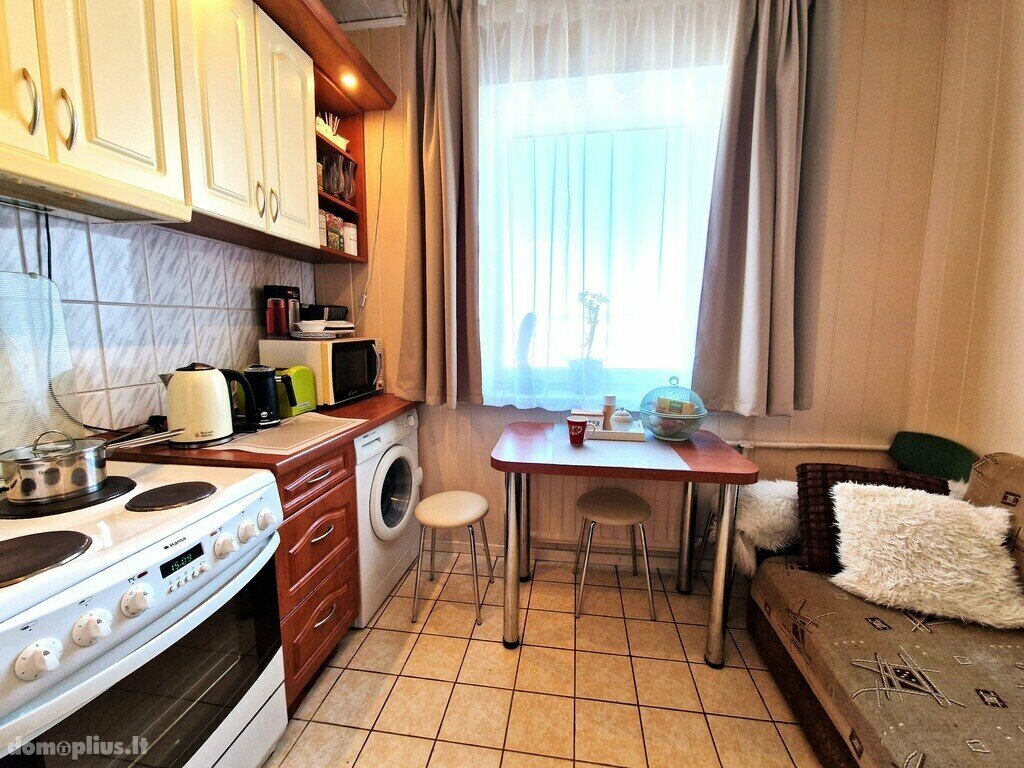 3 rooms apartment for sell Utenos rajono sav., Utenoje, Vaižganto g.
