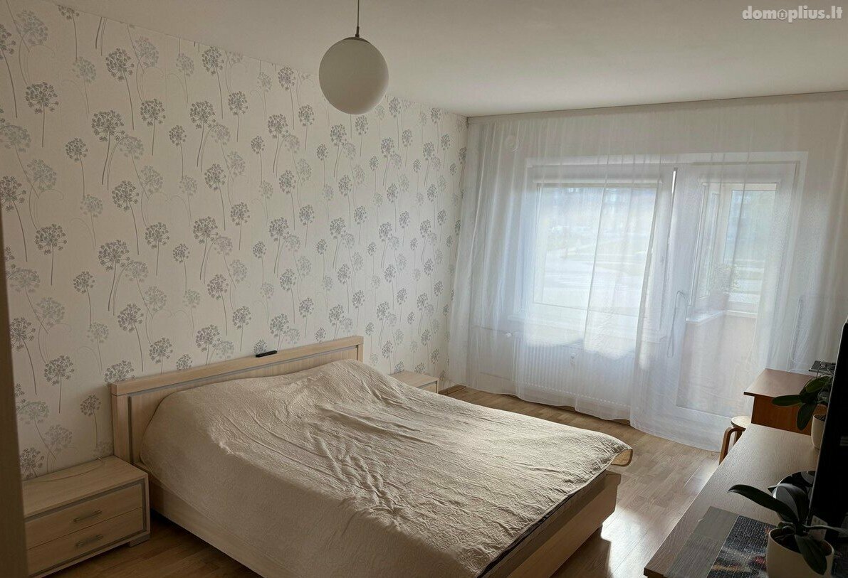 Parduodamas 2 kambarių butas Klaipėdoje, Laukininkuose, Vyturio g.
