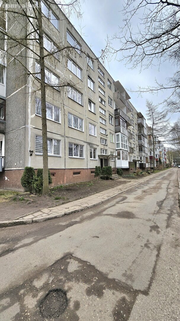 Parduodamas 3 kambarių butas Šiauliuose, Lieporiuose, Aukštabalio g.