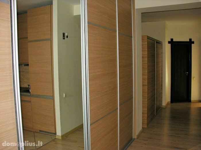 Parduodamas 3 kambarių butas Vilniuje, Lazdynėliuose, Jonažolių g.