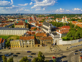 Parduodamas 4 kambarių butas Vilniuje, Senamiestyje, Aušros Vartų g.