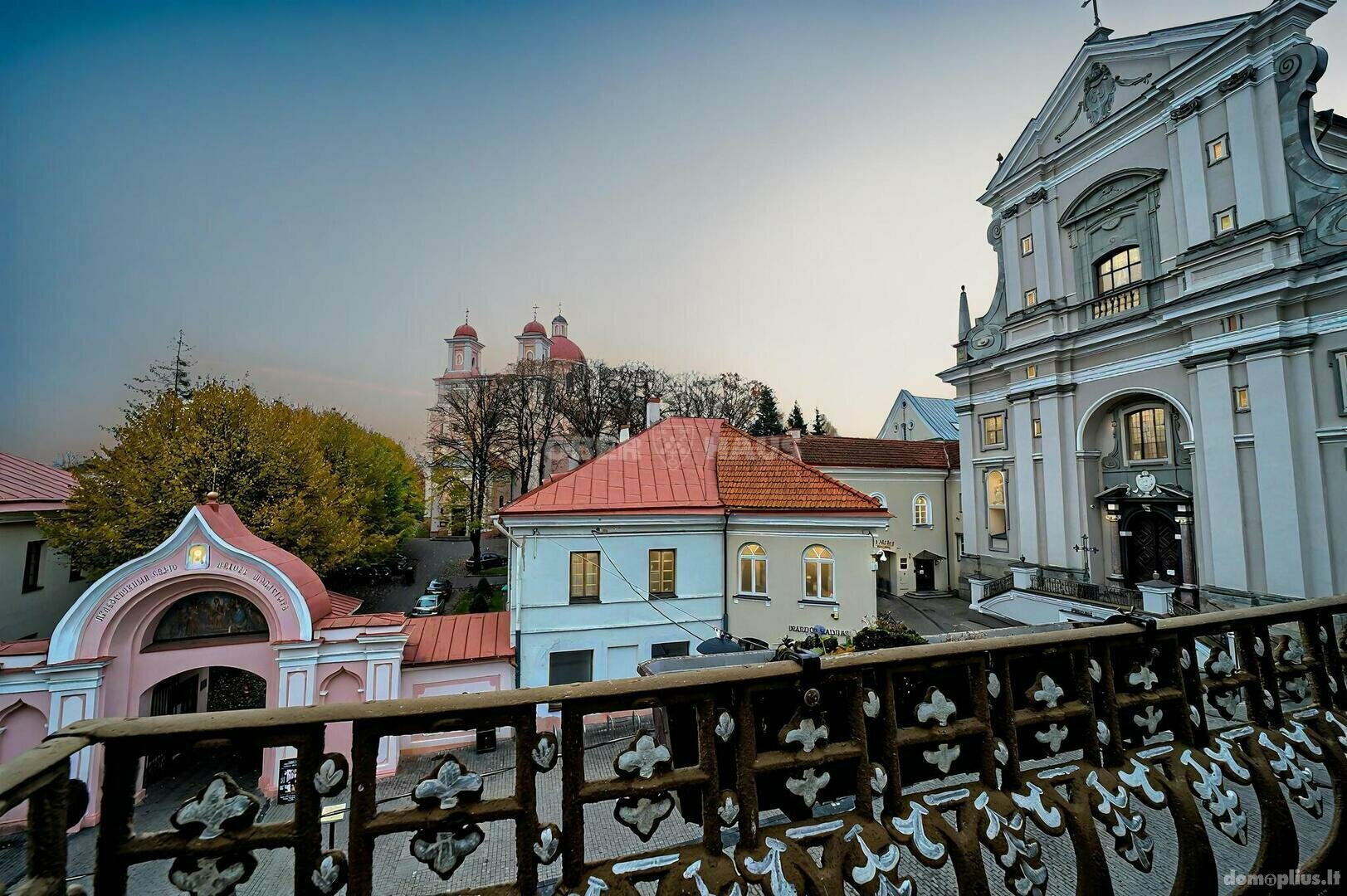 Parduodamas 4 kambarių butas Vilniuje, Senamiestyje, Aušros Vartų g.