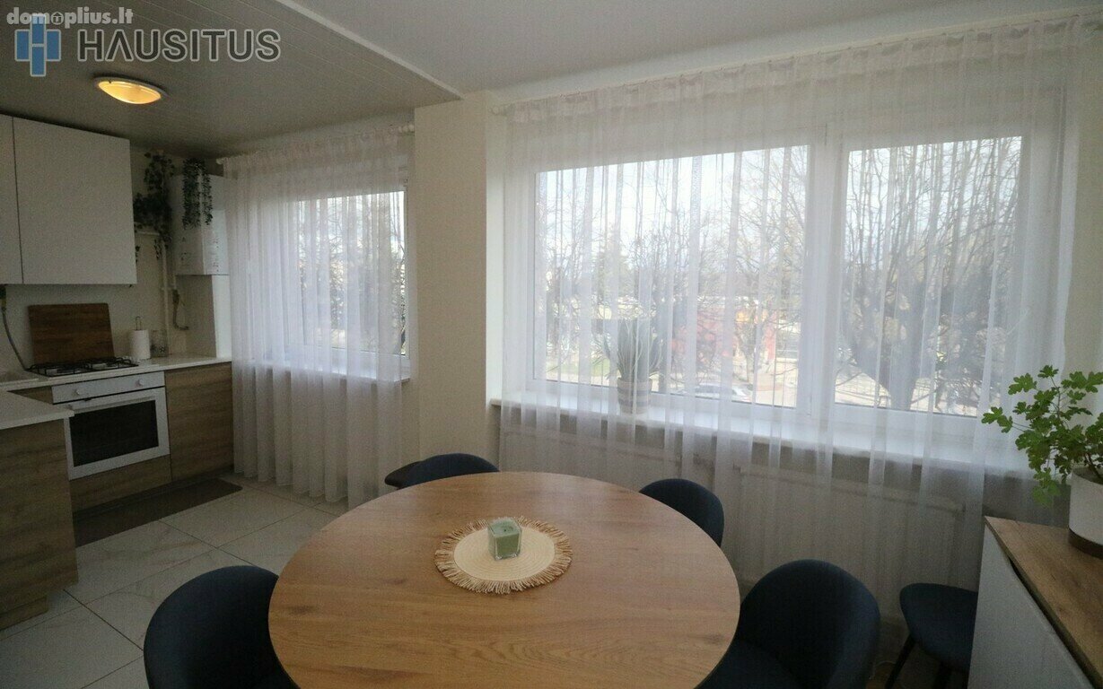 Parduodamas 4 kambarių butas Anykščių rajono sav., Anykščiuose, J. Biliūno g.