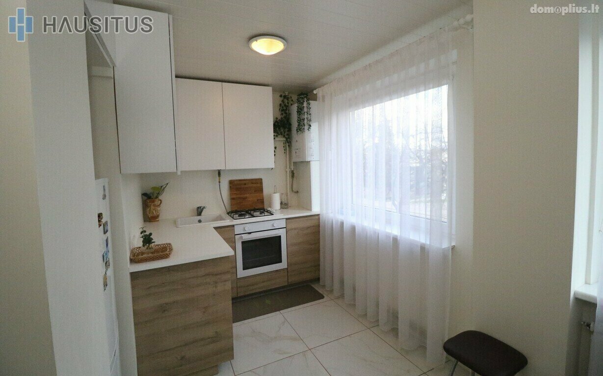 Parduodamas 4 kambarių butas Anykščių rajono sav., Anykščiuose, J. Biliūno g.