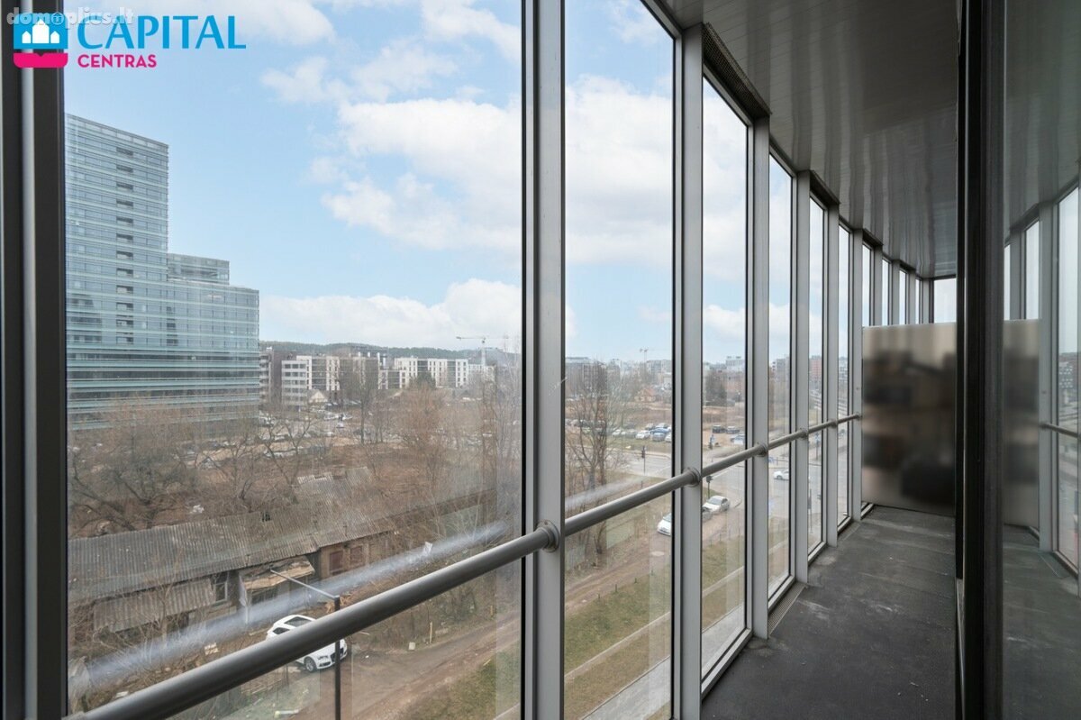 Продается 2 комнатная квартира Vilniuje, Šnipiškėse, Konstitucijos pr.