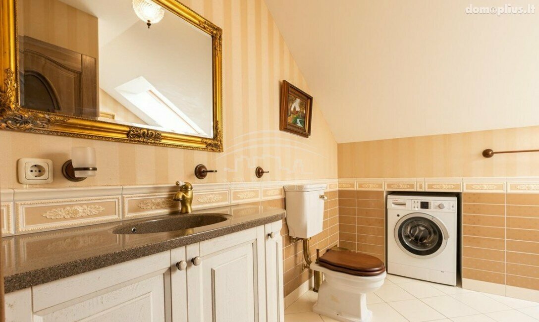 4 rooms apartment for sell Klaipėdoje, Centre, S. Šimkaus g.