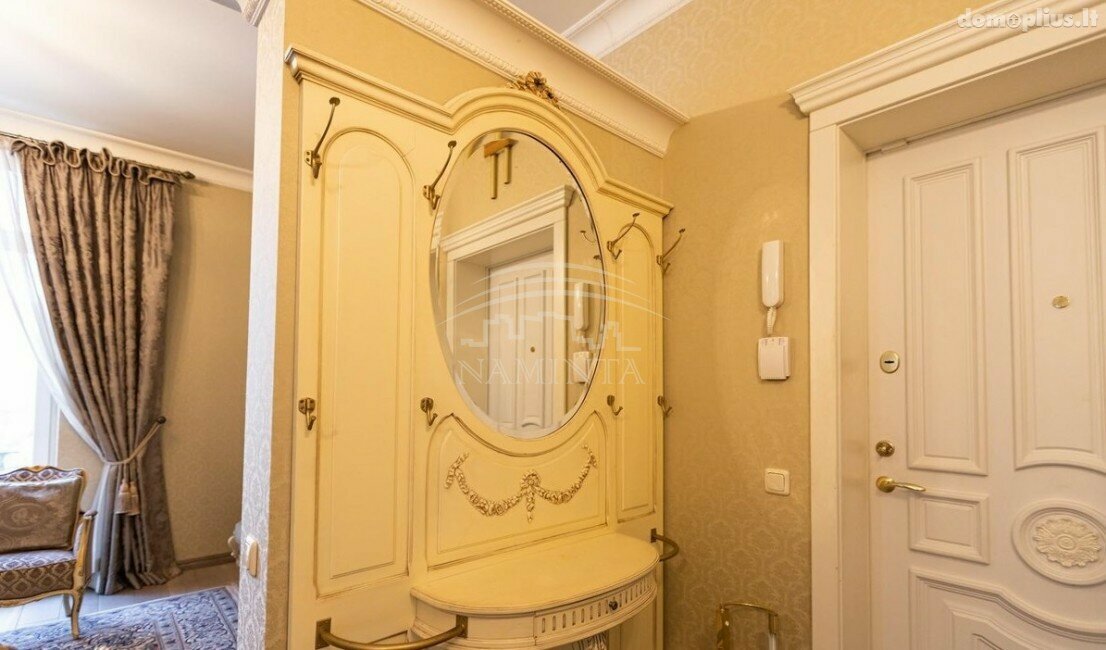 4 rooms apartment for sell Klaipėdoje, Centre, S. Šimkaus g.