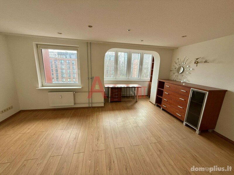 3 rooms apartment for sell Klaipėdoje, Vėtrungėje, Birutės g.