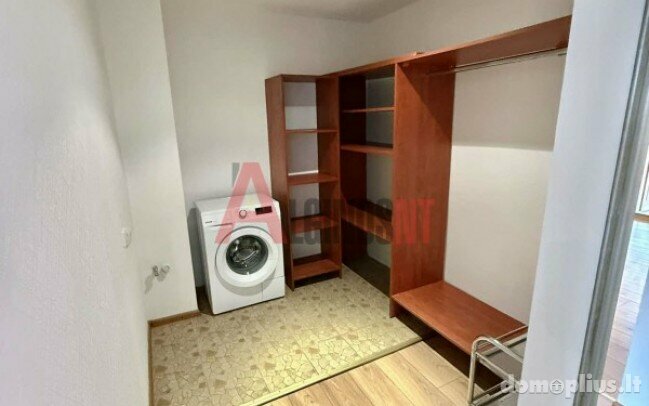 Parduodamas 3 kambarių butas Klaipėdoje, Vėtrungėje, Birutės g.