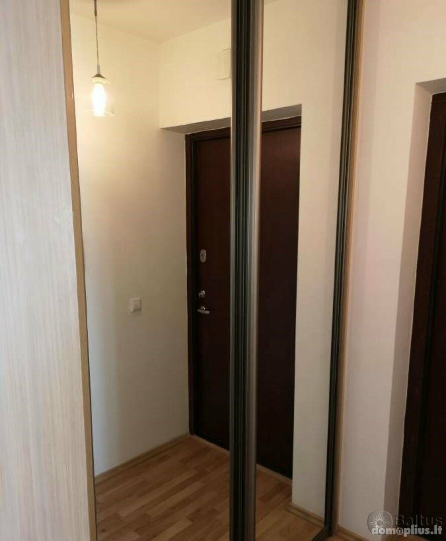 Parduodamas 2 kambarių butas Klaipėdoje, Žvejybos uostas, Minijos g.