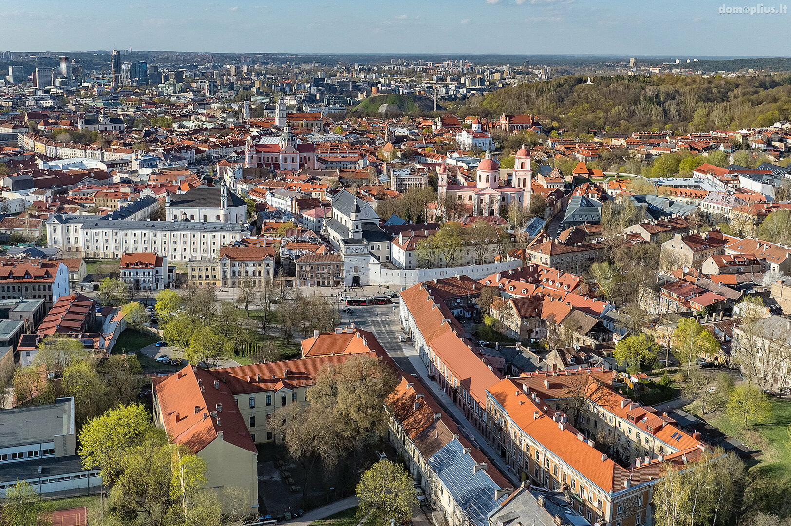 Parduodamas 3 kambarių butas Vilniuje, Naujininkuose, Tyzenhauzų g.
