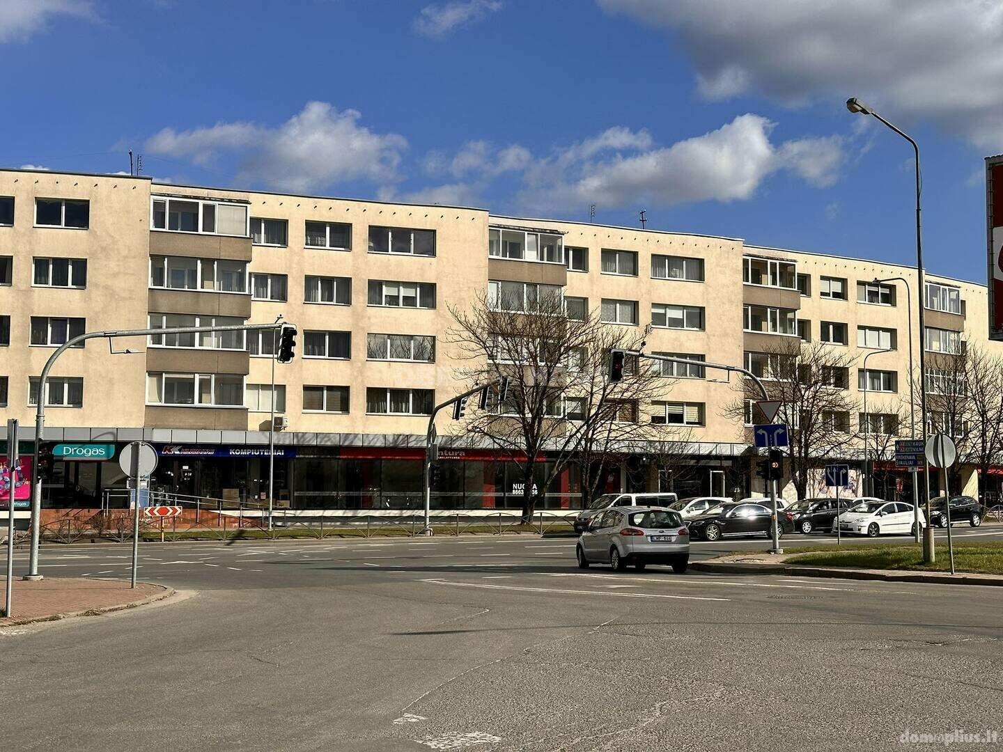 Parduodamas 4 kambarių butas Panevėžyje, Centre, J. Basanavičiaus g.
