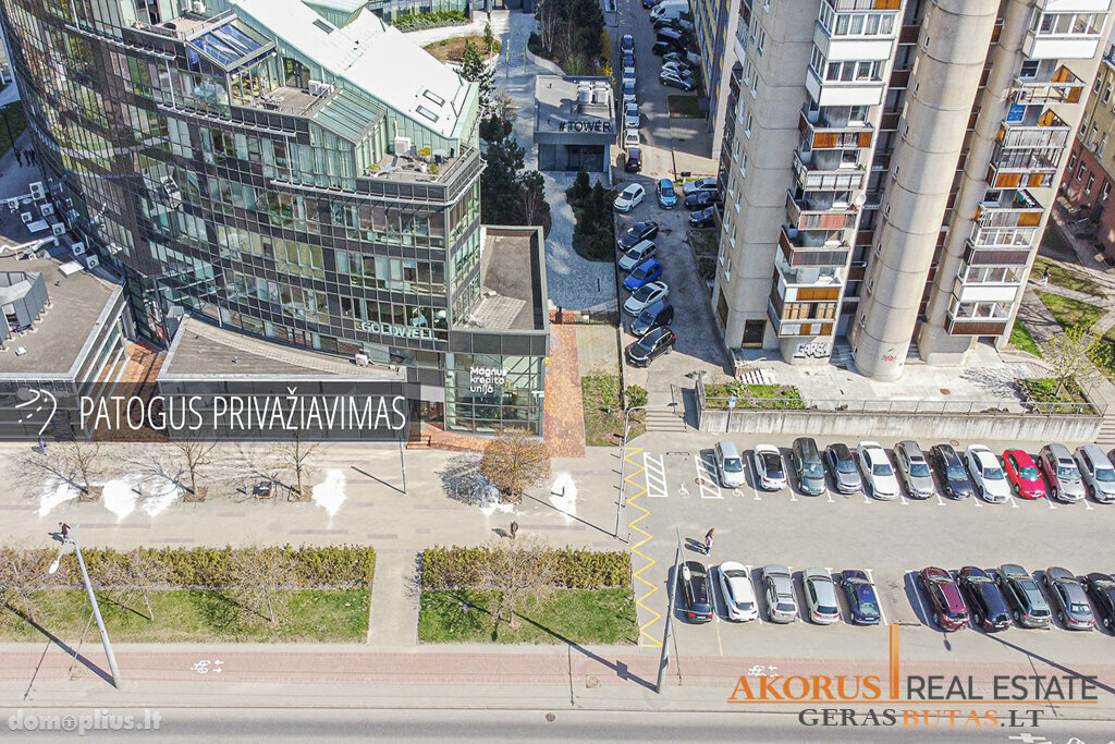 Parduodamas 2 kambarių butas Vilniuje, Šnipiškėse, Konstitucijos pr.