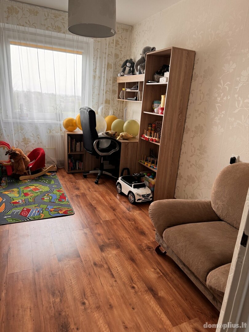 Продается 4 комнатная квартира Šiauliuose, Gytaruose, Gegužių g.