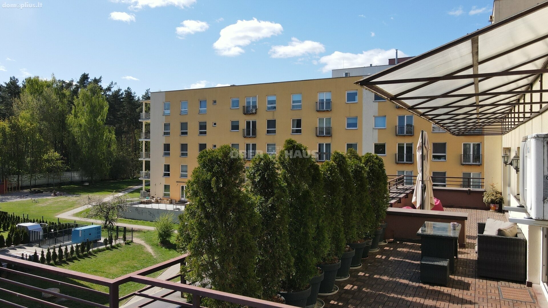Parduodamas 4 kambarių butas Vilniuje, Lazdynėliuose, Jonažolių g.