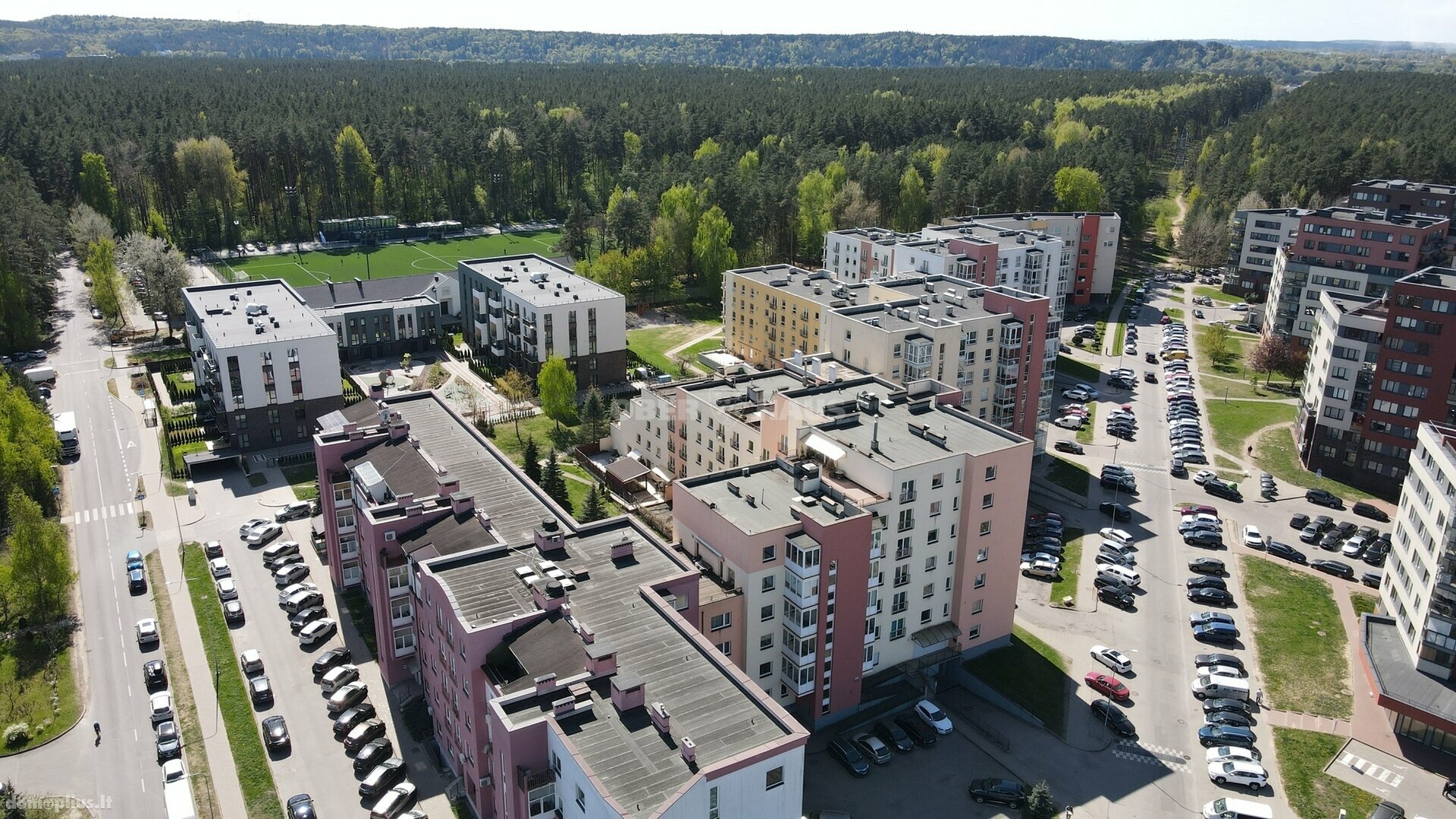 Parduodamas 4 kambarių butas Vilniuje, Lazdynėliuose, Jonažolių g.