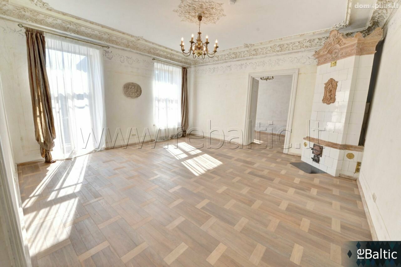 4 kambarių buto nuoma Vilniuje, Senamiestyje, M. Valančiaus g.